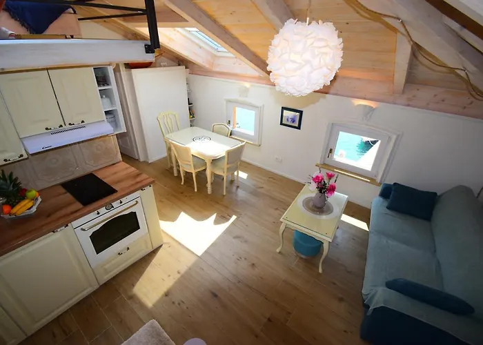 Captains Apartment *